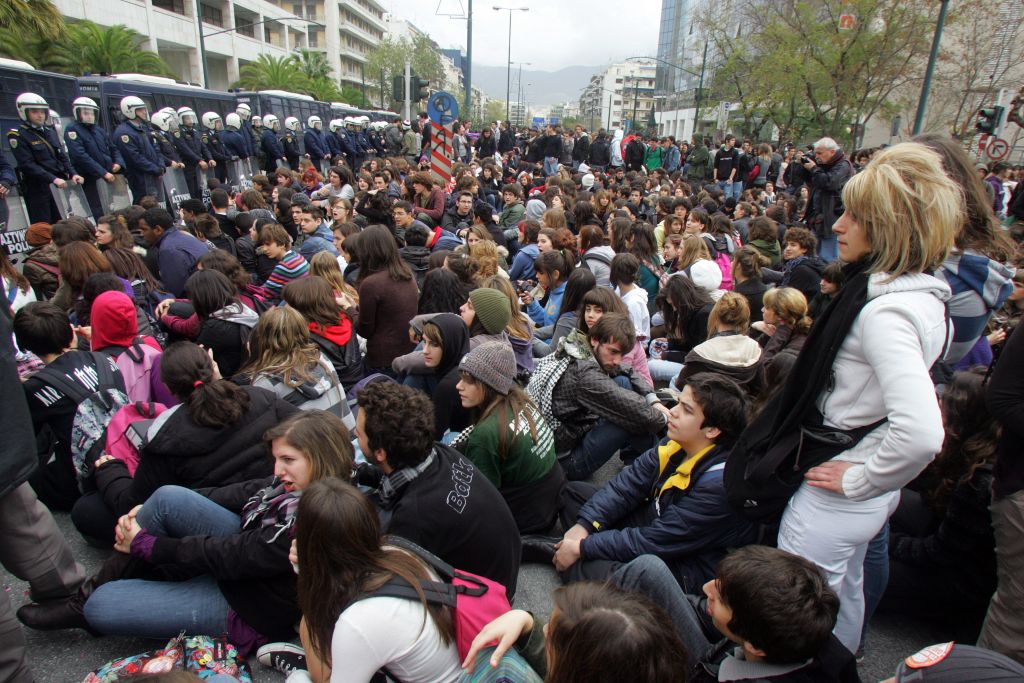 Μαθητές: Συλλαλητήριο στις 12 το μεσημέρι στα Προπύλαια
