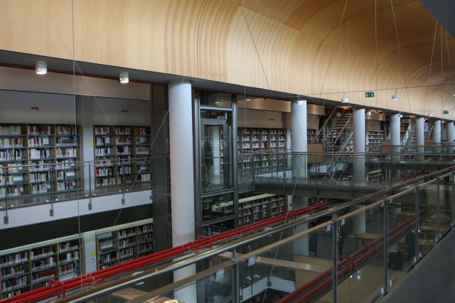 Φιλοσοφική Σχολή: Εγκαινιάστηκε η Βιβλιοθήκη της