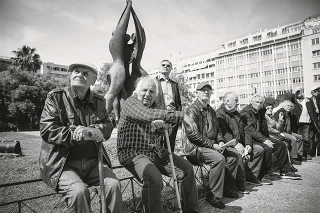 3+1 φιλολαϊκά μέτρα στη φαρέτρα της κυβέρνησης