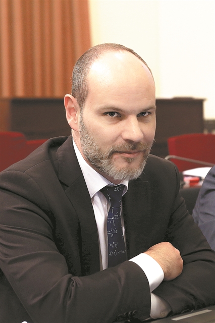 «Κρίσιμη η αποκατάσταση της δημοσιονομικής ισορροπίας»