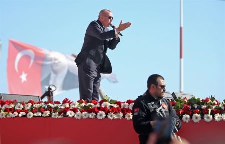 Εκλογές στην Τουρκία εν μέσω οικονομικού χάους