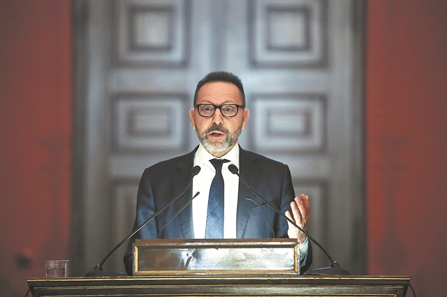 Το δεύτερο απαγορευτικό παραλύει την οικονομία