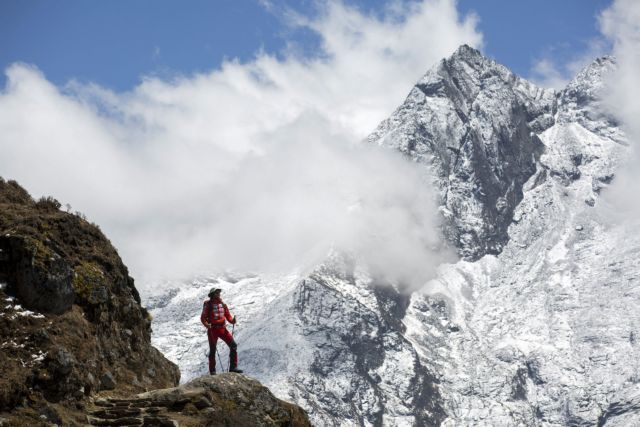 Έβερεστ: Οι πάγοι υποχωρούν, οι σοροί των αγνοουμένων εμφανίζονται