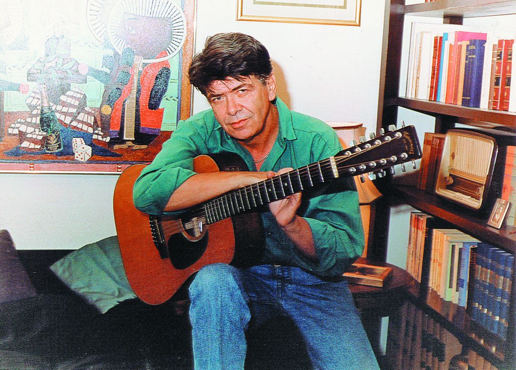 Oι δύο κόσμοι του Δήμου Μούτση