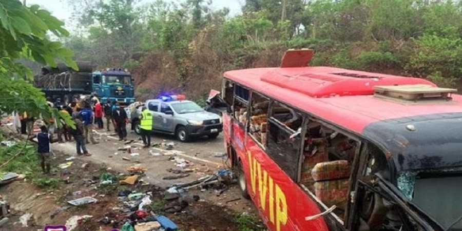 Σύγκρουση λεωφορείων στη Γκάνα: Τουλάχιστον 60 οι νεκροί