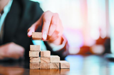 Πλεονάσματα τιμωρίας και έλλειμμα ανάπτυξης