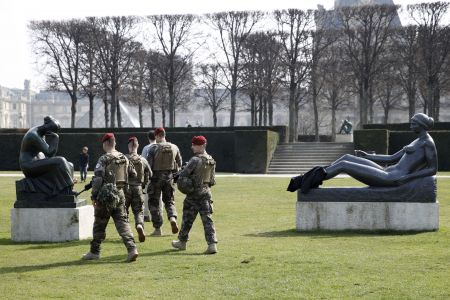 Αστυνομία και Στρατός κατά των «Κίτρινων Γιλέκων» στο Παρίσι
