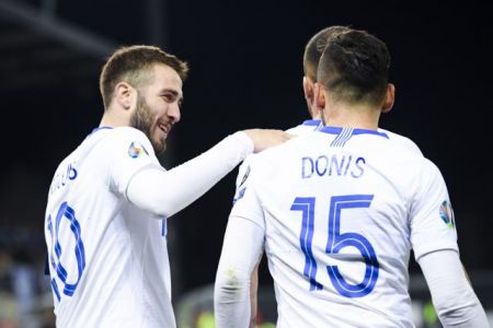 Εθνική με κέφι και «κανονιές» Φορτούνη, Δώνη (2-0)