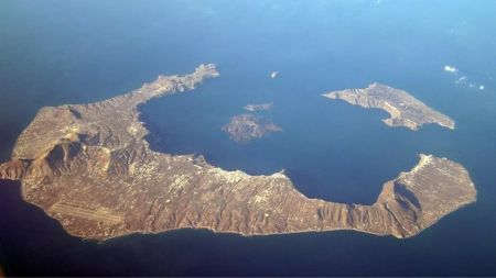 «Φωτογραφήθηκε» για πρώτη φορά ο μαγματικός θάλαμος του ηφαιστείου στη Σαντορίνη