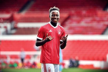 Αρβιν Απια: Ο μικρός «μάγος» της Νότιγχαμ που «τρελαίνει» την Αγγλία! (vid)