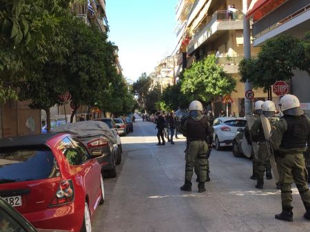 Μικροσυμπλοκές στην Καλλιθέα πριν την παρέλαση