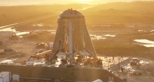 Τις πρώτες δοκιμές για το νέο του διαστημόπλοιο ετοιμάζει ο Έλον Μασκ