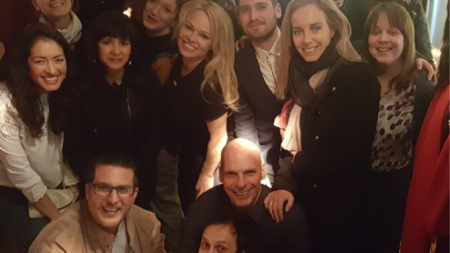 Βαρουφάκης: Παρούσα η Πάμελα Αντερσον στην Ευρωπαϊκή Άνοιξη