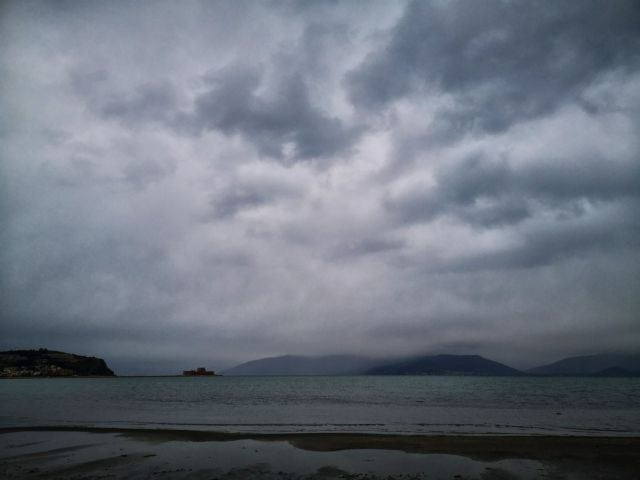 Καιρός: Βροχές, καταιγίδες και χιόνια