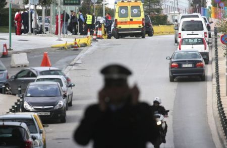 Γυναίκα έπεσε από τον τρίτο όροφο του Mall