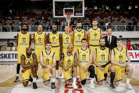 Απίστευτο: Οκτώ λεπτά έκανε η ΑΕΚ να βάλει καλάθι!