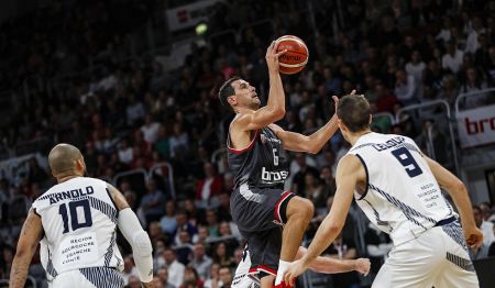 Ζήσης: «Είναι… τρελό, το ΟΑΚΑ θα έχει 15.000 οπαδούς!»