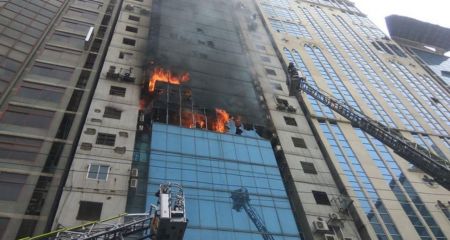Μπαγκλαντές: Τουλάχιστον 11 νεκροί από φωτιά σε πολυώροφο κτίριο