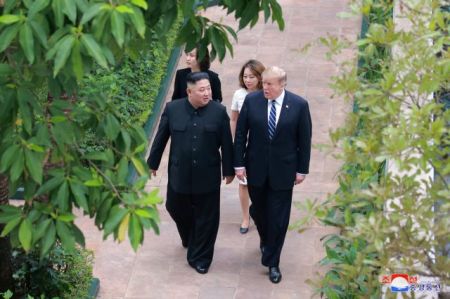 Βόρεια Κορέα : Θα συνεχιστούν οι «παραγωγικές συνομιλίες» Κιμ και Τραμπ