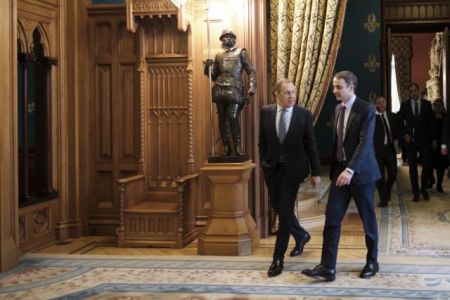 Mitsotakis meets Medvedev, Lavrov in Moscow