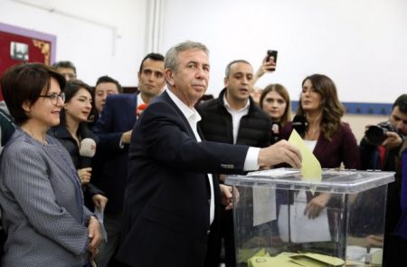 Τουρκία εκλογές: Ανατροπή στην Άγκυρα – Σε δύσκολη θέση ο Ερντογάν