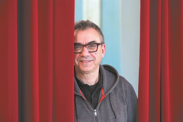 «Το Δημοτικό Θέατρο Πειραιά λειτουργεί σαν εργοτάξιο»