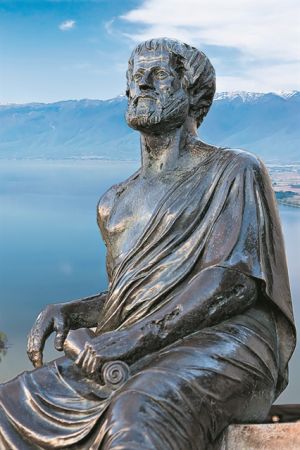 O Αριστοτέλης μελετά την τέχνη του δημόσιου λόγου