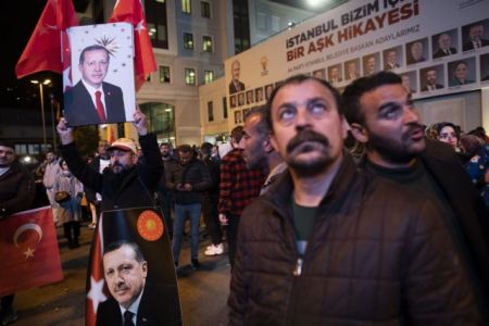 Reuters: Η ήττα θα οδηγήσει τον Ερντογάν σε λάθη στην οικονομία