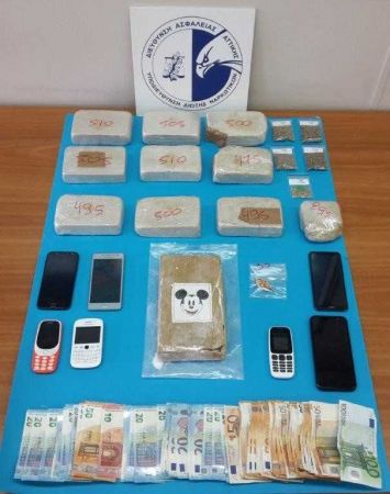 Τρεις συλλήψεις για διακίνηση ναρκωτικών στο κέντρο της Αθήνας