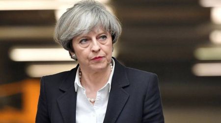 Βρετανία: Πρώτη παραίτηση υφυπουργού της Μέι