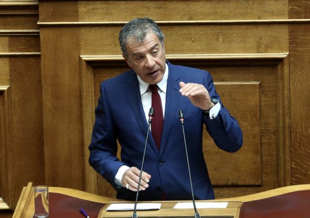 Θεοδωράκης: Ταυτιζόμαστε σε μεγάλο βαθμό με το μανιφέστο του Εμανουέλ Μακρόν