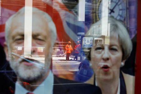 Brexit: Xωρίς αποτέλεσμα η συνάντηση Μέι – Κόρμπιν παρά το καλό κλίμα