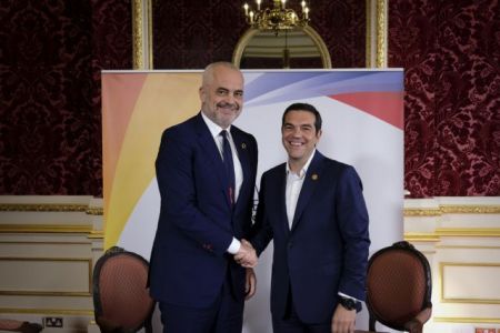 Επικοινωνία Τσίπρα – Ράμα για τα «απαραίτητα» της ενταξιακής διαδικασίας στην Ε.Ε.