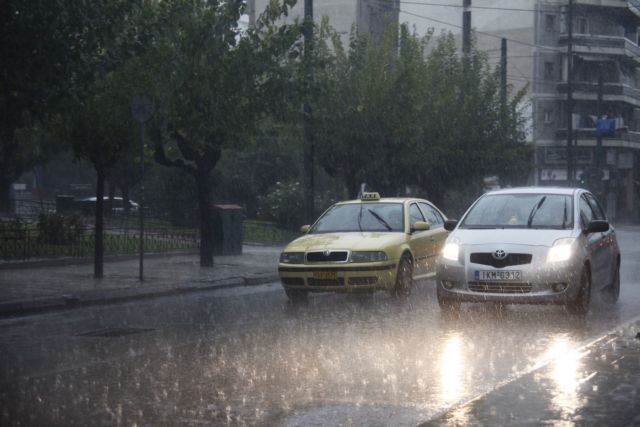 ÎˆÎºÏ„Î±ÎºÏ„Î¿ Î´ÎµÎ»Ï„Î¯Î¿ ÎµÏ€Î¹Î´ÎµÎ¯Î½Ï‰ÏƒÎ·Ï‚ ÎºÎ±Î¹ÏÎ¿Ï: Î’ÏÎ¿Ï‡Î¿Ï€Ï„ÏŽÏƒÎµÎ¹Ï‚ ÎºÎ±Î¹ Î¹ÏƒÏ‡Ï…ÏÎ­Ï‚ ÎºÎ±Ï„Î±Î¹Î³Î¯Î´ÎµÏ‚ | tovima.gr