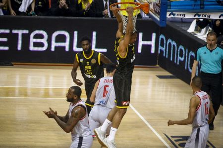 Με Χάντερ και Τζέιμς το Τοp 10 των προημιτελικών του BCL