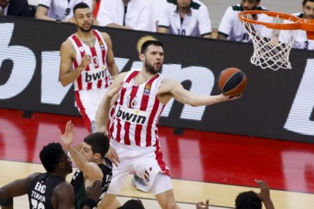 Τέλος εποχής με αξιοπρεπές «αντίο», αρχίζει η επόμενη μέρα