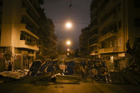 Τι συμβαίνει στα Εξάρχεια: Η εγκατάλειψη, τα συμφέροντα και η υποκρισία ΣΥΡΙΖΑ