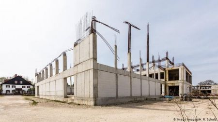 Υπό κατεδάφιση το ημιτελές ελληνικό σχολείο του Μονάχου