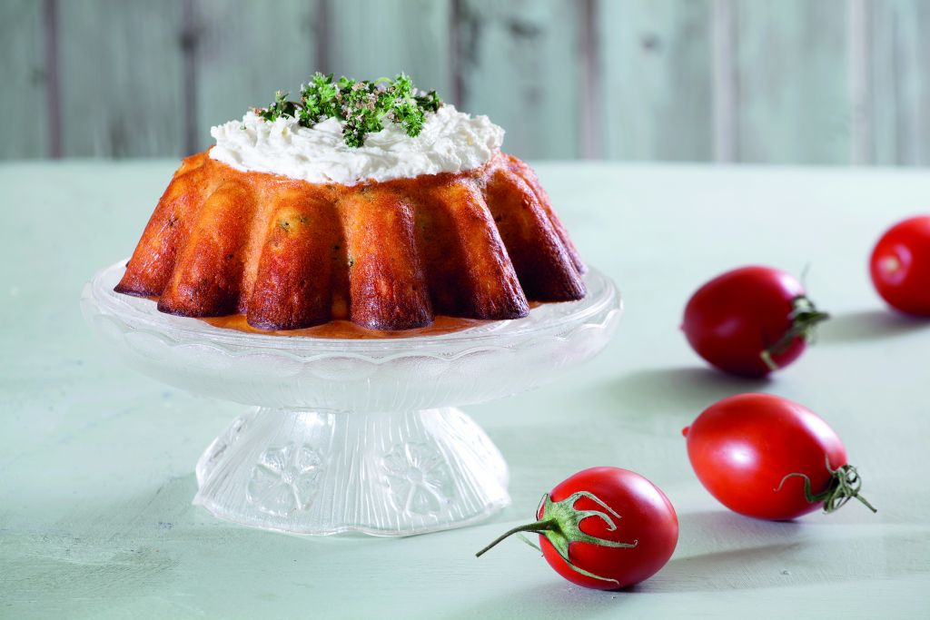 Κέικ με ντομάτα, ξινομυζήθρα και κάπαρη