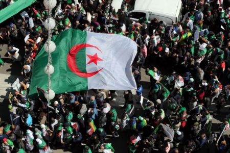 Αλγερία: Ο στρατός απαιτεί διώξεις εναντίον της διεφθαρμένης κυβερνώσας ελίτ
