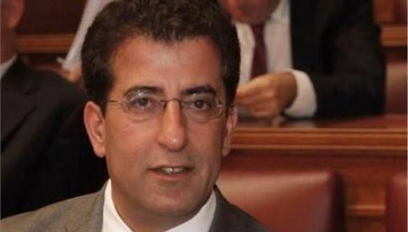 Καρύδης: Ο Μπελαβίλας υποτιμά τη νοημοσύνη των Πειραιωτών για το μετρό