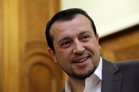 Ο Παππάς έδωσε στον Γαβρά μεγαλύτερη επιχορήγηση απ’ ότι στο  The Durrells του Netflix!