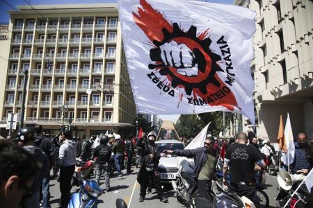 Απεργία διανομέων: Νομοθετική παρέμβαση προανήγγειλε το υπουργείο Εργασίας