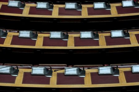 Αναδρομικά: Συνταξιούχοι βουλευτές ζητούν έως και 360.000 ευρώ