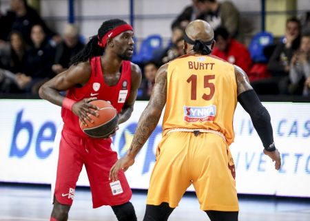 Ούτε ο Ουέμπερ στην προπόνηση του Ολυμπιακού