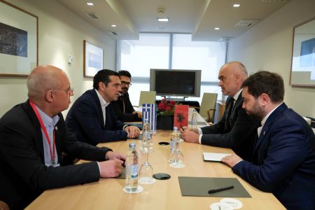 Με Ράμα συναντάται ο Τσίπρας – Στο φόντο οι περιουσίες των ομογενών στη Χειμάρρα