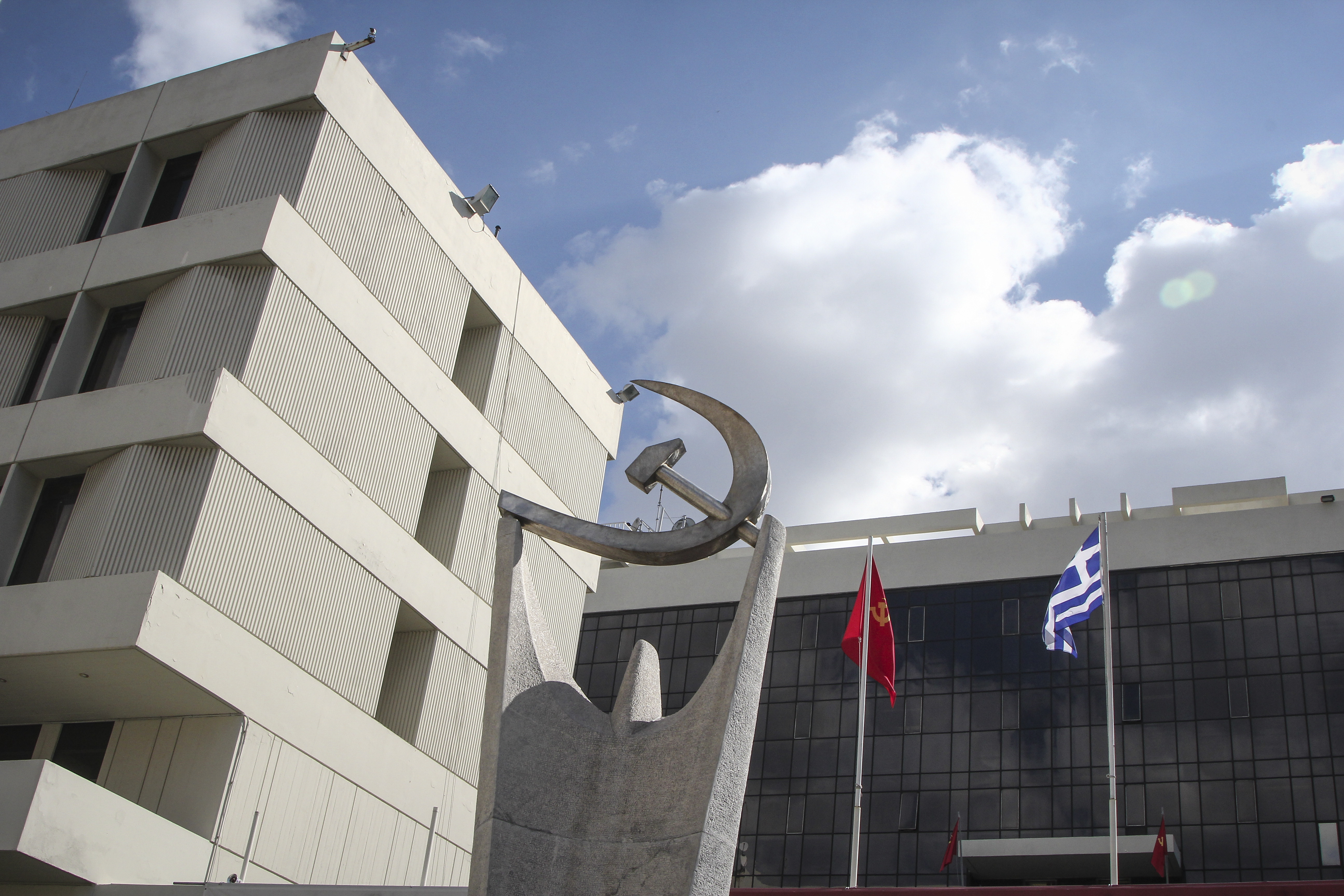 ΚΚΕ: Με γυρολόγους της πολιτικής ο Τσίπρας φτιάχνει μια τυχοδιωκτική συμμαχία