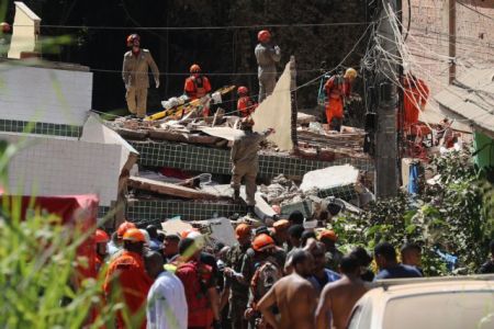 Βραζιλία: Αυξάνεται ο αριθμός των νεκρών από την κατάρρευση κτιρίων σε φαβέλα