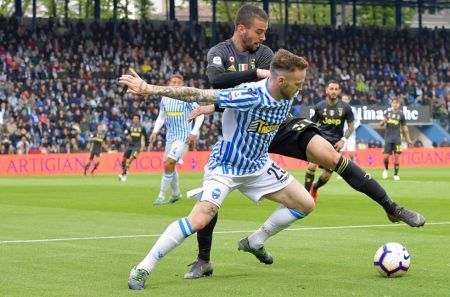 Αναβολή στέψης για Γιουβέντους (vid)