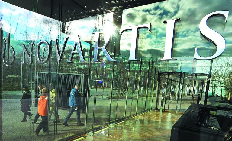 Η πολιτική των σκανδάλων και οι παγίδες της